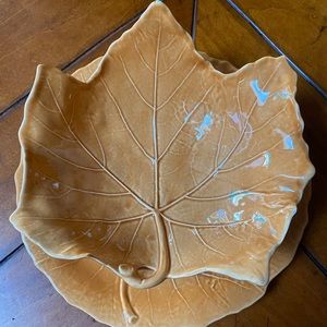 Beautiful Emboss leaf Dinner Plate and Salad Bowl